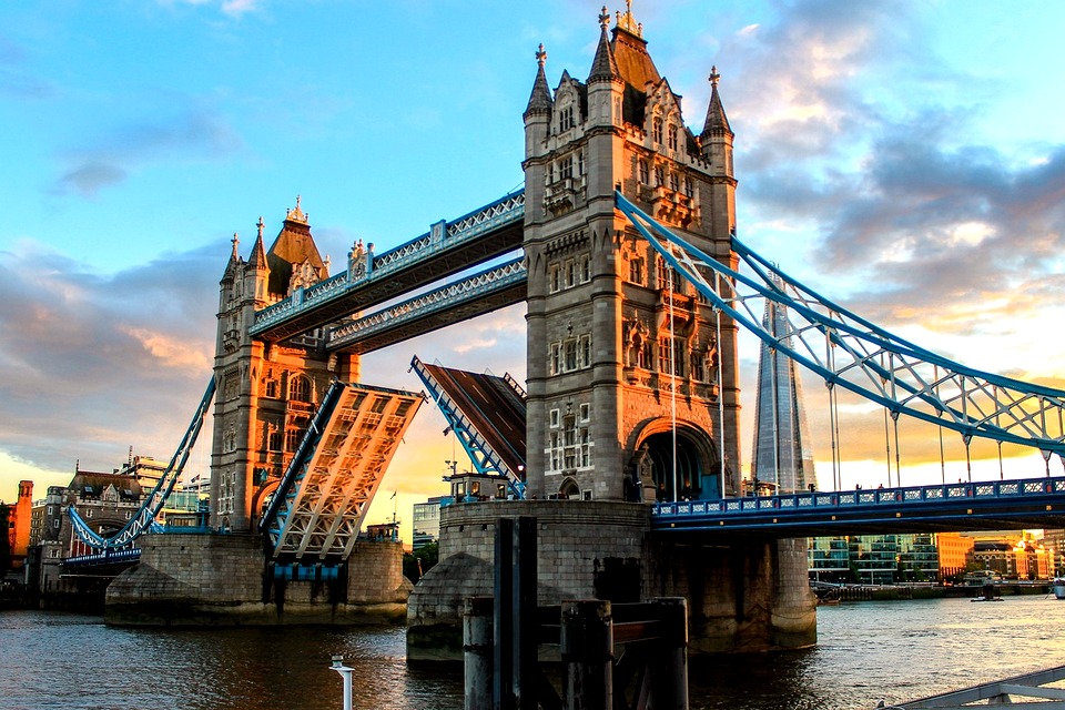 tower bridge uk fygyj87686tgugf 1